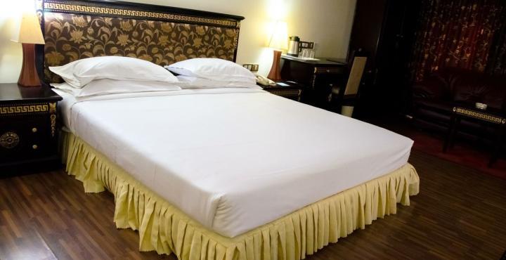 The Shelton Grand Hotel Bengaluru Zewnętrze zdjęcie