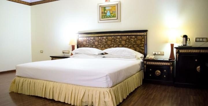 The Shelton Grand Hotel Bengaluru Zewnętrze zdjęcie