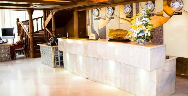The Shelton Grand Hotel Bengaluru Zewnętrze zdjęcie